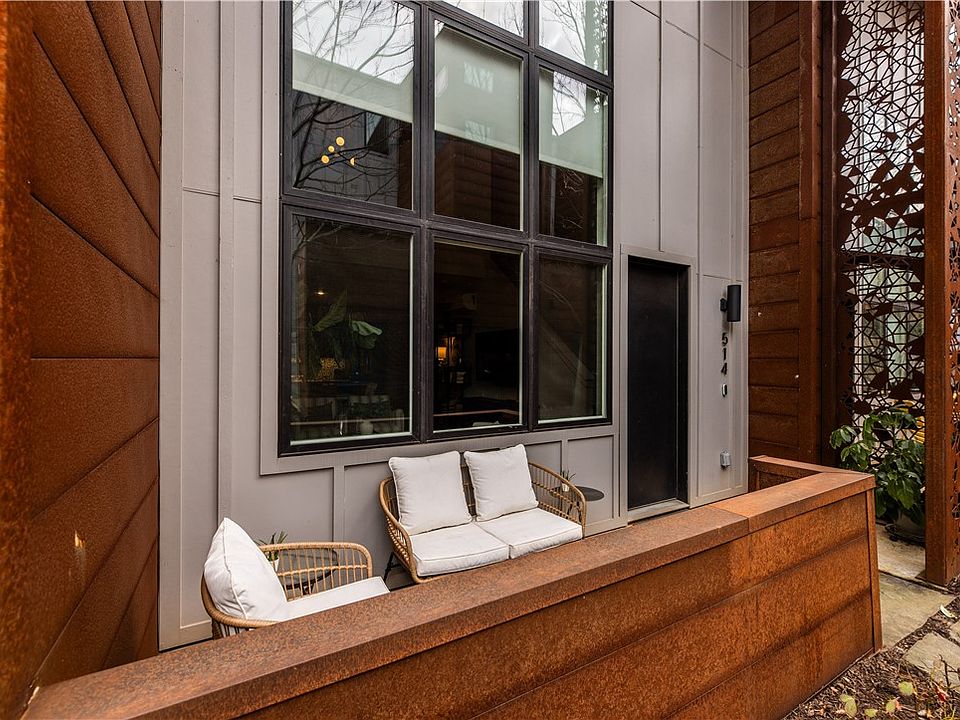 1st image of 514 SE Tourmaline Mews
