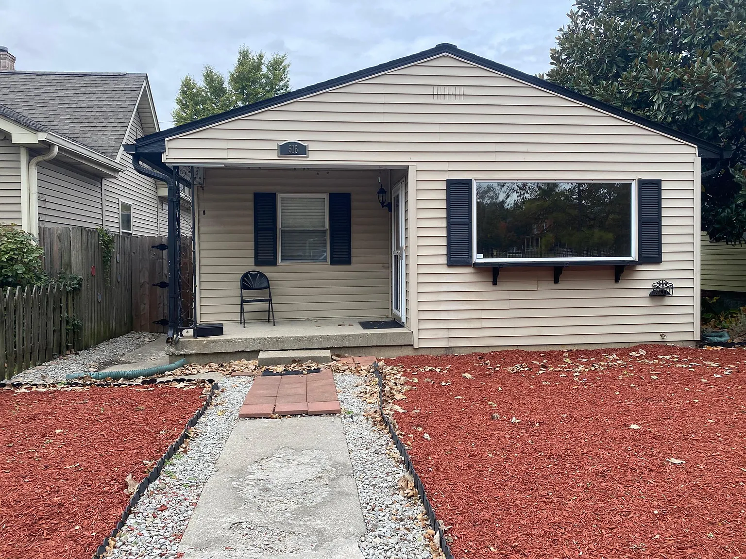 3 bed, 1044 sqft, $1,750 — Photo 2