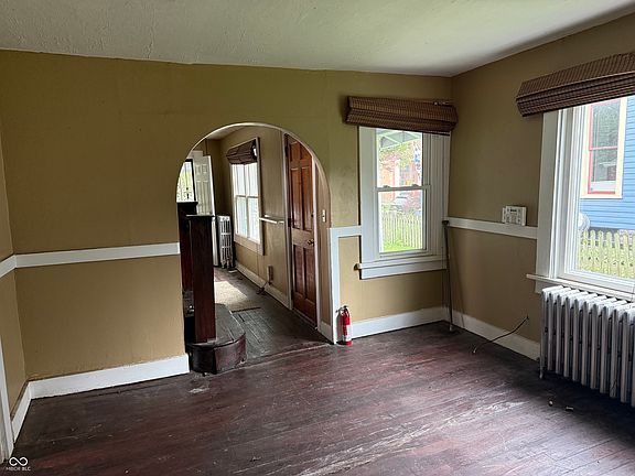 5th image of 726 Dorman St
