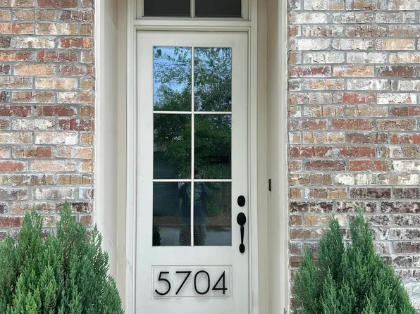 5704 Goodwood Crossing Ln, Baton Rouge, LA 70806