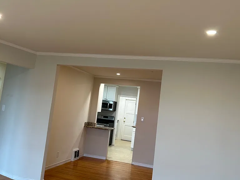 2433 Larkin St #1 — Photo 12