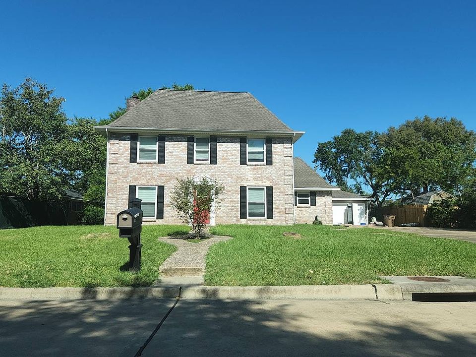 1st image of 211 Old Bayou Dr