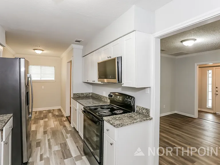 5724 Rich St — Photo 6