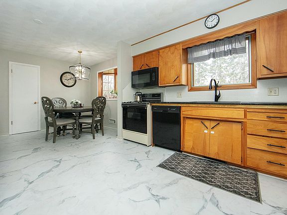 5th image of 103 Primrose Ln