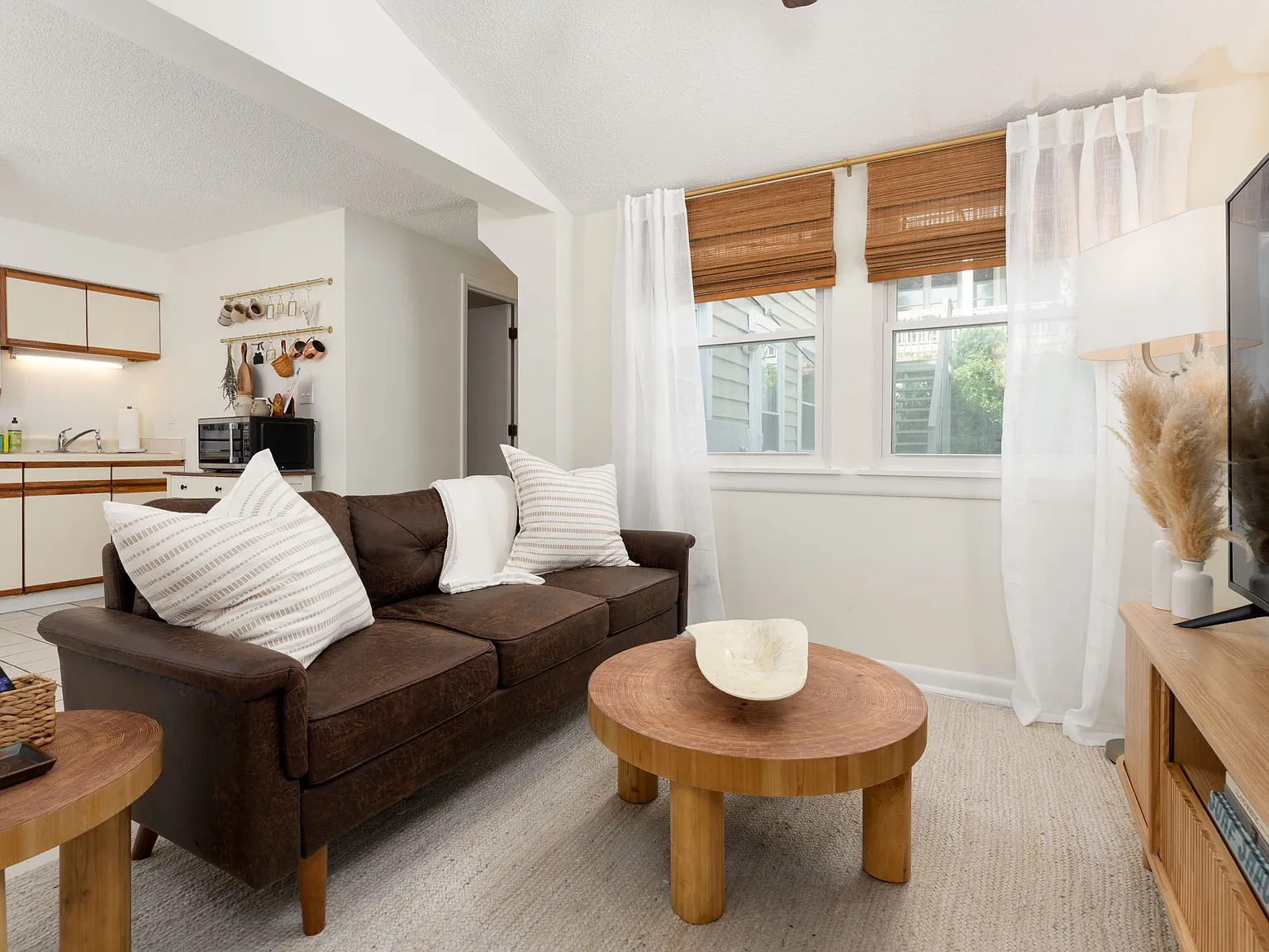 1 bed, $2,900 — Photo 2