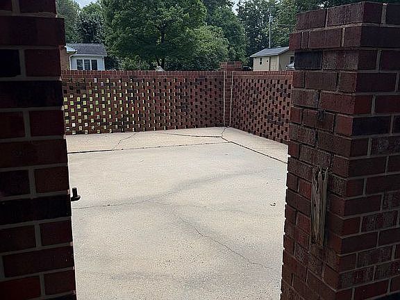 4th image of 3176 Garden Rd