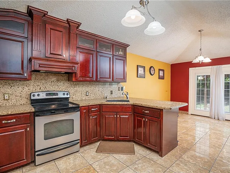 1801 Crown Pointe Blvd — Photo 7
