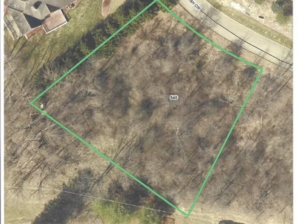 Ash Cir, New Concord, OH 43762