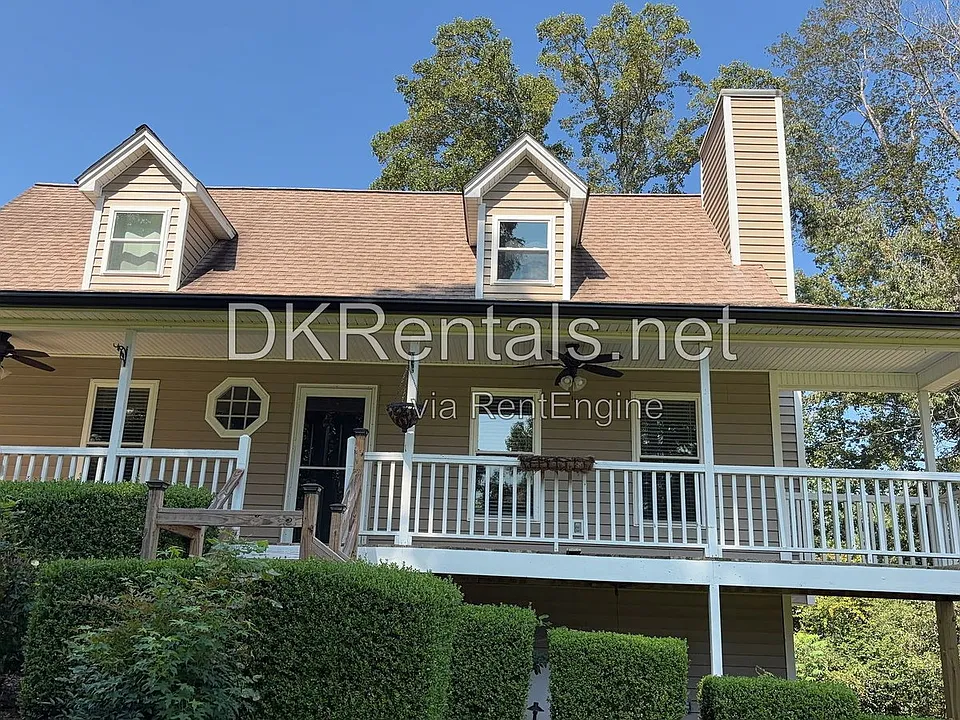 38 Betty Ln
