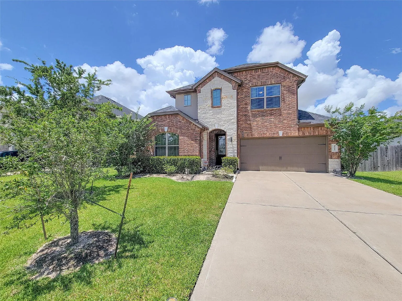 4 bed, 3.5 bath, 2952 sqft, $2,650 — Photo 2