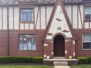 1061 S Cassingham Rd, Columbus, OH 43209
