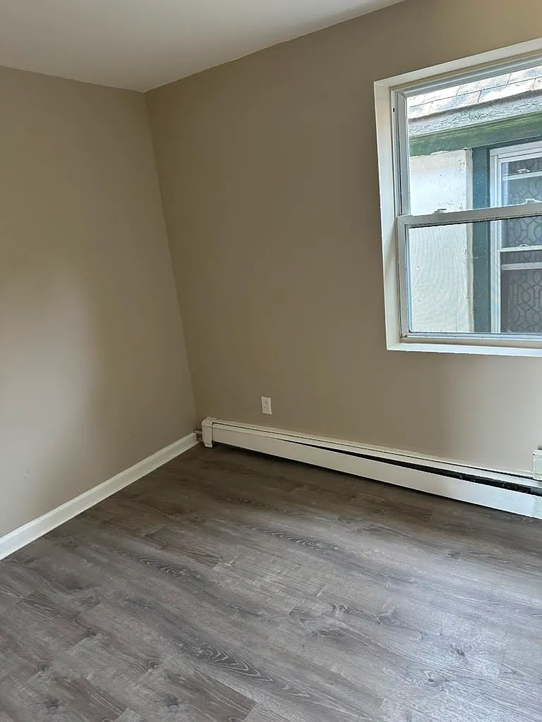 3 bed, 1144 sqft, $3,100 — Photo 3