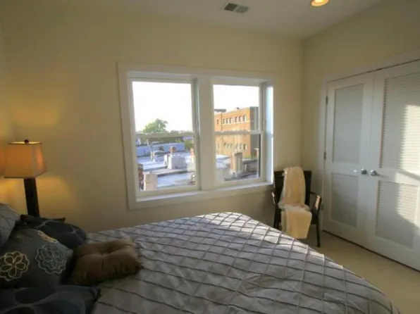 732 Lamont St NW APT 402, Washington, DC 20010