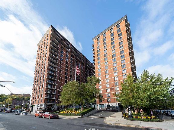 5th image of 700 1st St APT 13B