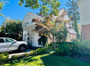 18548 80th Rd, Jamaica, NY 11432