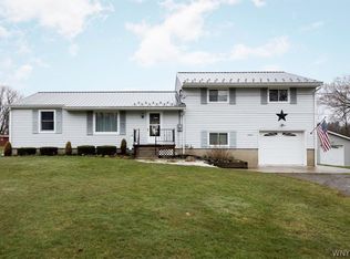 8994 Middle Rd, Springville, NY 14141