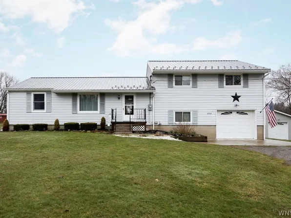 8994 Middle Rd, Springville, NY 14141