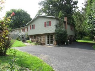 1744 Snake Hollow Rd, Sneedville, TN 37869