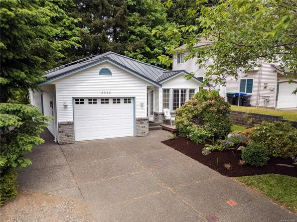 2028 Anna Pl, Courtenay, BC V9N 9B4