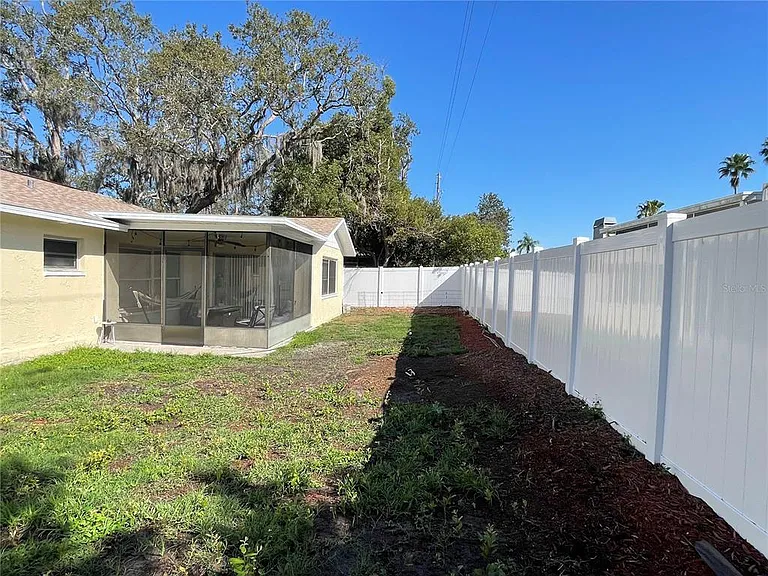 8910 Elm Leaf Ct — Photo 28