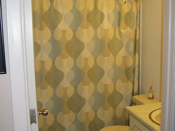 5th image of 196 Carlton St #3