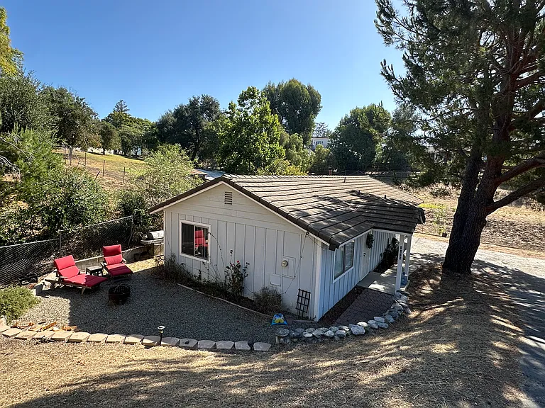 5856 La Cumbre Rd #B — Photo 26