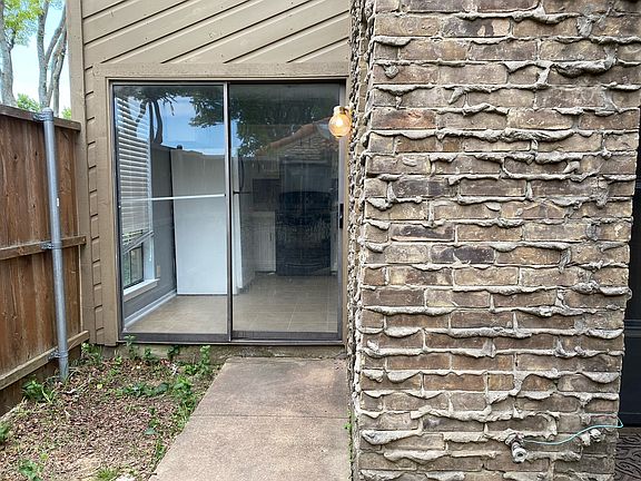 3rd image of 333 Melrose Dr APT 30A