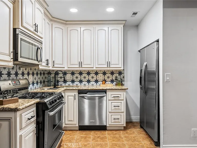 2371 Spring Oak Dr — Photo 12