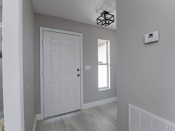 3rd image of 1071 Abeline Dr