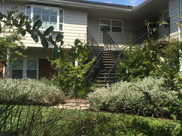 587 N Rosa Parks Way APT 6, Portland, OR 97217