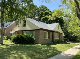 2003 W Marne Ave, Glendale, WI 53209