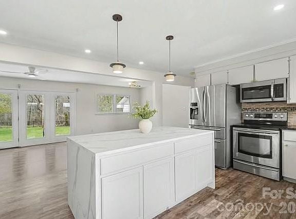 3rd image of 2178 Tryon Courthouse Rd