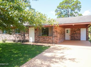 5647 Rose Dr, Moss Point, MS 39563