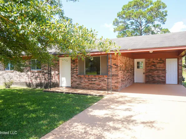 5647 Rose Dr, Moss Point, MS 39563