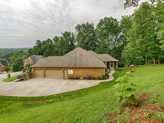 4th image of 900 Hamilton Ridge Ln