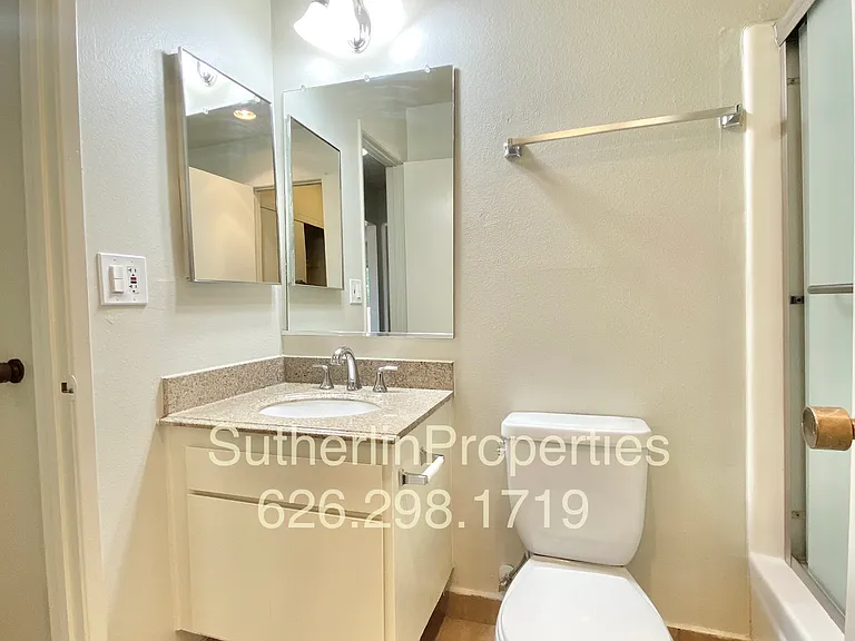 1425 E Orange Grove — Photo 14