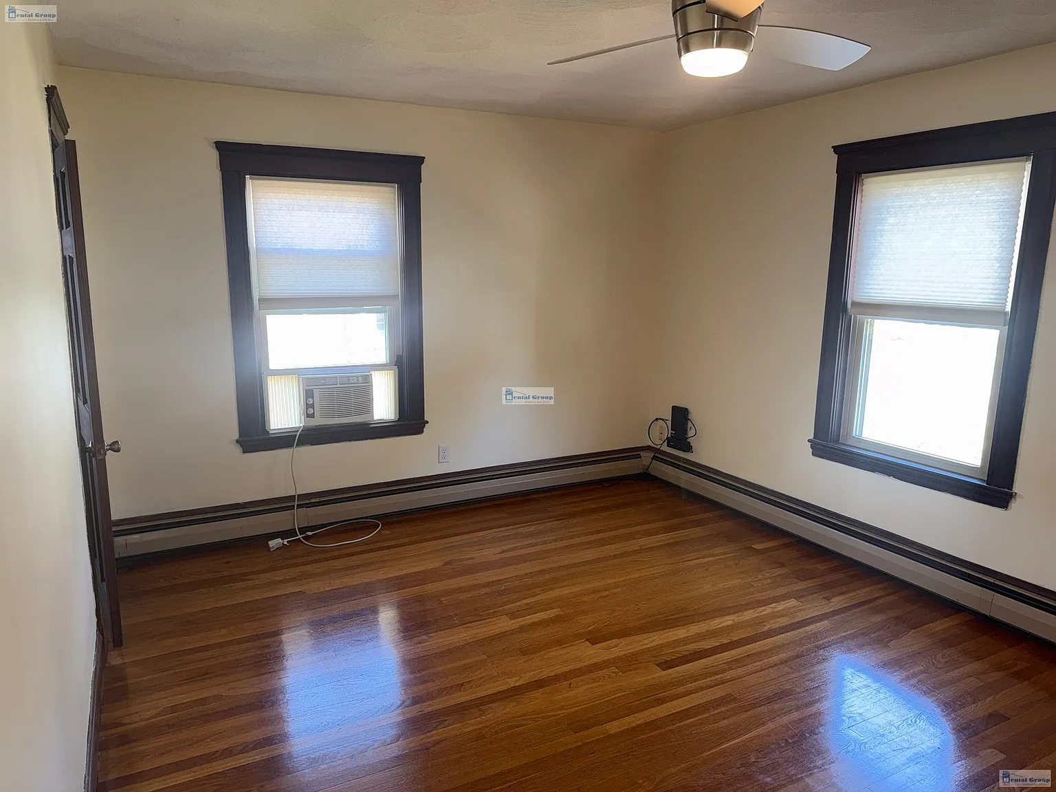 3 bed, 1.0 bath, 1275 sqft, $3,500 — Photo 4