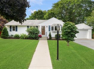 6 Deerfield Dr, Smithfield, RI 02828