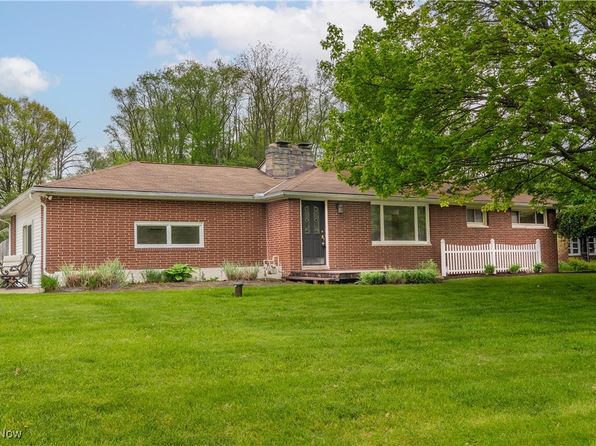 5730 Griffith Ave NW, North Canton, OH 44720