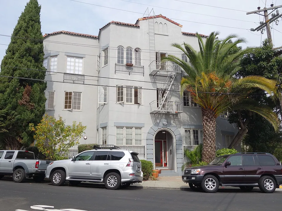 595 Merritt Ave