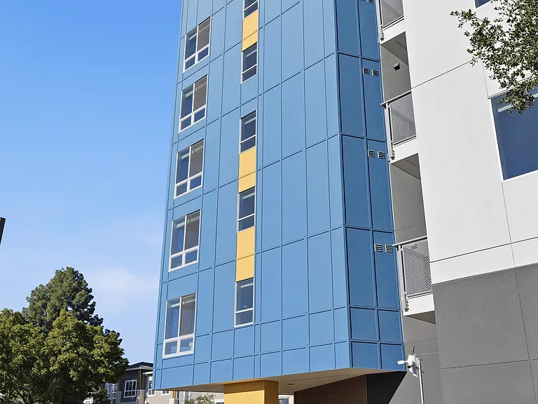 Dry Creek Crossing Apartments — Photo 34
