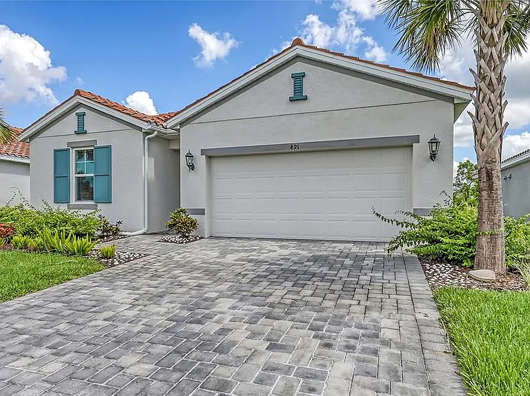 491 Daylily Blvd — Photo 2