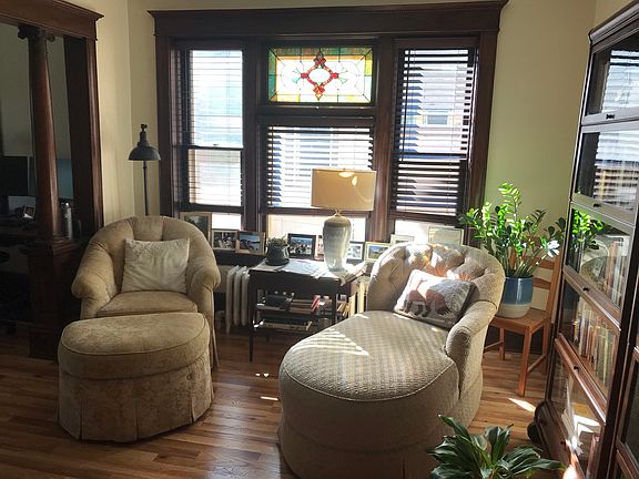 5th image of 2400 Lyndale Ave S APT 4
