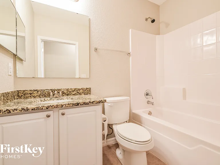 3379 Toluca Ter — Photo 13