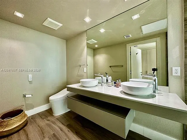 92 SW 3rd st — Photo 3