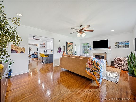 5th image of 2004 S Delaware Pl