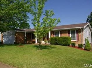 913 Norwich Dr, Saint Charles, MO 63301