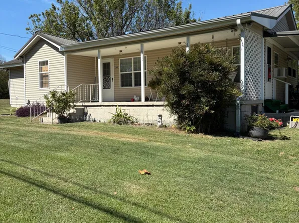 1315 Pike Ave, Phil Campbell, AL 35581