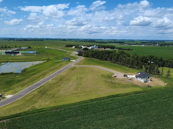 813 Harter Dr, Madison, SD 57042