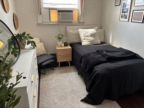 2nd image of 2805 Stratford Ave APT 2